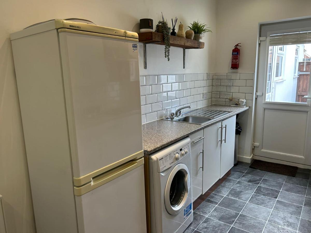 Light And Spacious Highcross Apartment Poulton-le-Fylde Экстерьер фото